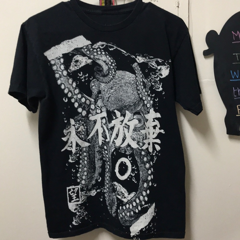 🔥LAST CALL-GONE DEC 2nd🔥 Men’s graphic tee